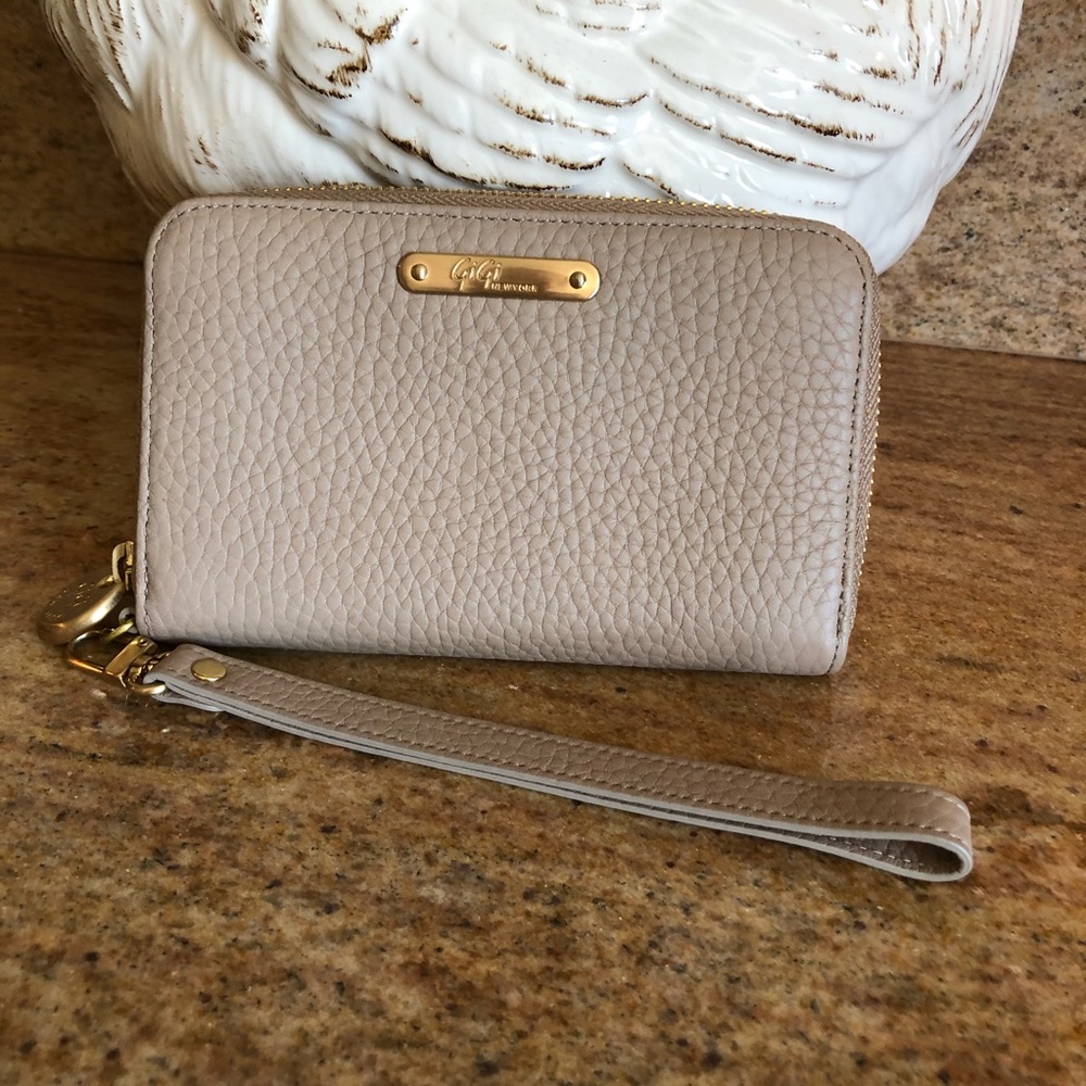 GiGi New York Wristlet